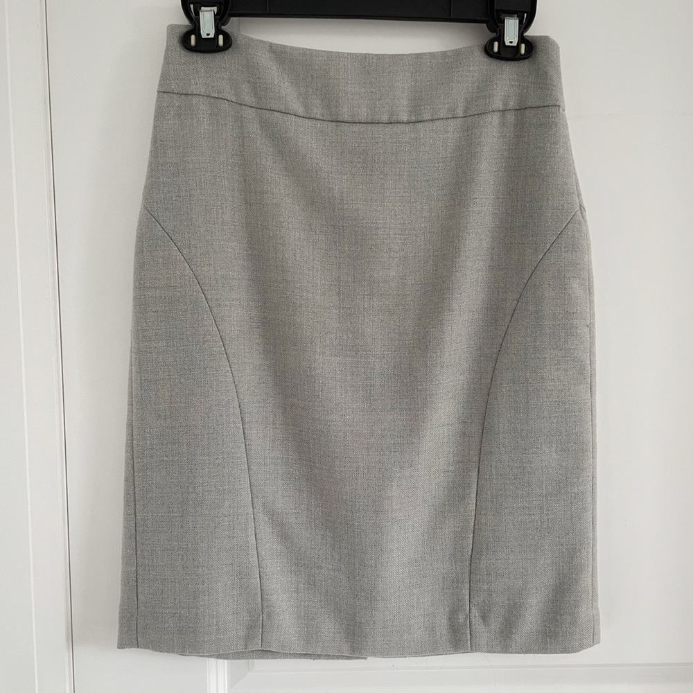 Banana Republic Wool Blend Light Gray Pencil Skirt - Size 4 (hook missing)